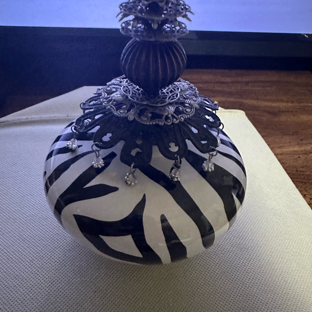 Elegant Black and White Decorative Accent
